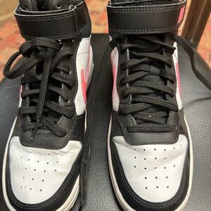 Nike size 6 youth sneakers barely worn.